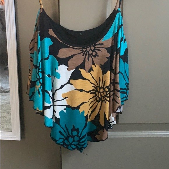 crop top - Picture 3 of 3